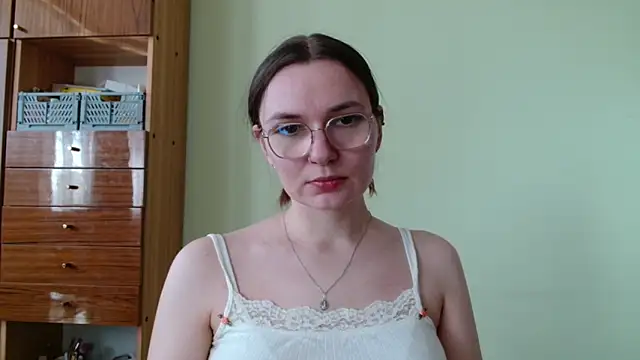 LooveELLYx online show from 04.22.26