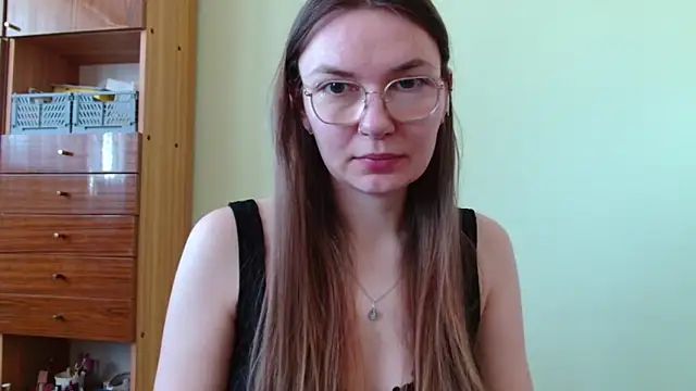 LooveELLYx online show from 04.24.26