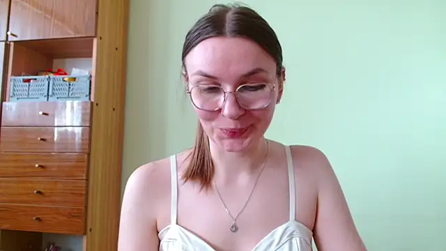 LooveELLYx online show from 04.29.26