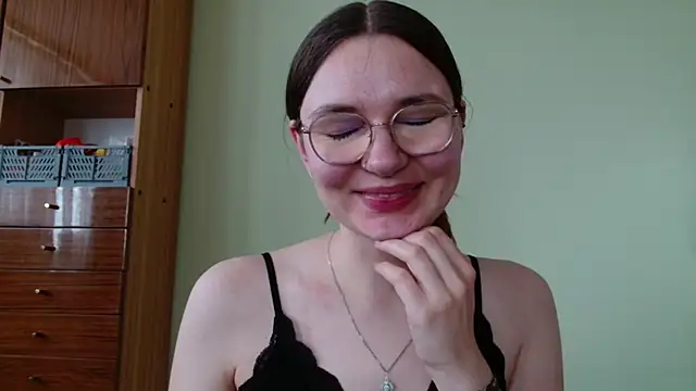 LooveELLYx online show from 05.08.26