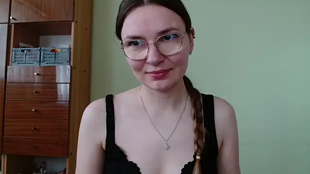 LooveELLYx online show from 06.11.26