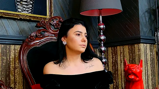 Snapshot of MistressEly chatting on 10.02.25 MistressEly online show from 10.02.25