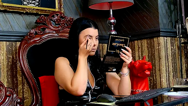 Snapshot of MistressEly chatting on 10.20.25 MistressEly online show from 10.20.25