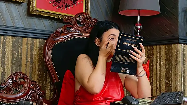 Snapshot of MistressEly chatting on 12.02.25 MistressEly online show from 12.02.25