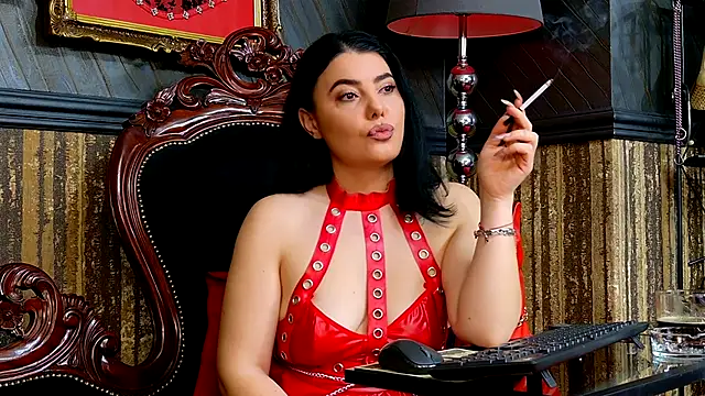 Snapshot of MistressEly chatting on 12.14.25 MistressEly online show from 12.14.25