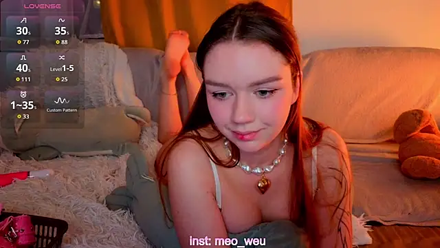 Snapshot of Jiaalisaa chatting on 10.17.25 Jiaalisaa online show from 10.17.25