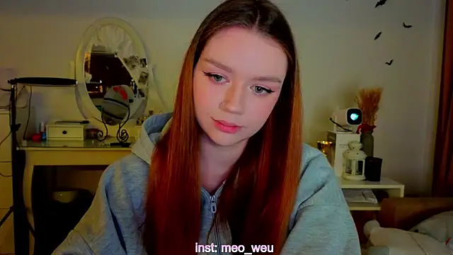 Snapshot of Jiaalisaa chatting on 10.27.25 Jiaalisaa online show from 10.27.25