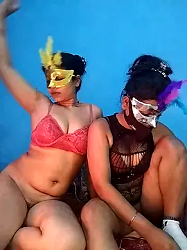 Snapshot of Sexy_dolls chatting on 12.21.25 Sexy dolls online show from 12.21.25