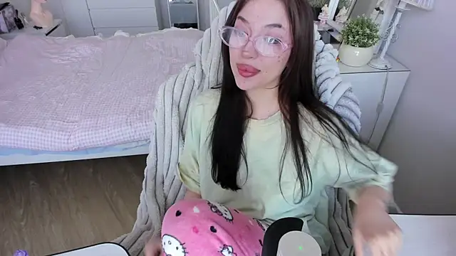 Snapshot of saadnesstyan chatting on 09.16.25 saadnesstyan online show from 09.16.25