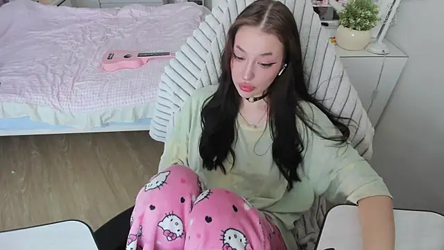 Snapshot of saadnesstyan chatting on 09.21.25 saadnesstyan online show from 09.21.25