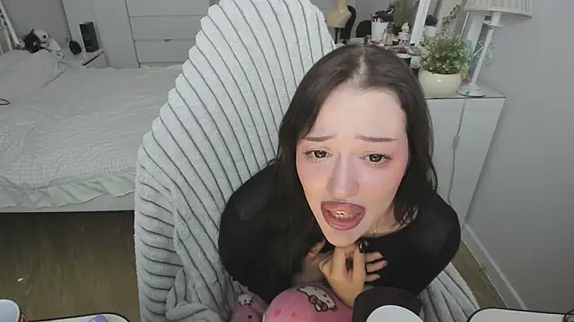 Snapshot of saadnesstyan chatting on 12.02.25 saadnesstyan online show from 12.02.25