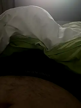 Snapshot of yungdboiy chatting on 09.11.25 yungdboiy online show from 09.11.25