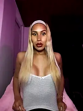 Snapshot of AngelinaSexFit chatting on 12.16.25 AngelinaSexFit online show from 12.16.25