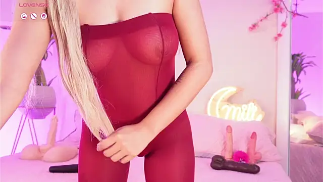 mili moon  online show from 10.12.25