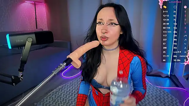 Juicy Vikki online show from 02.28.26