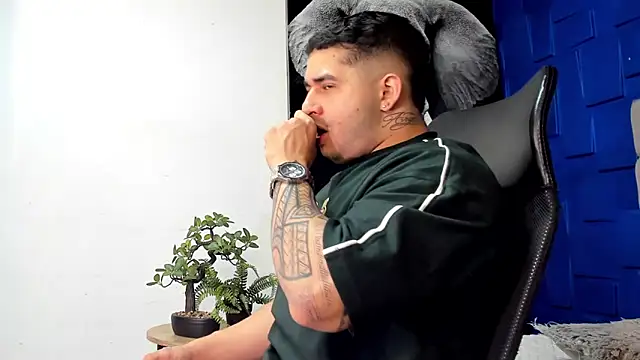 king falconer online show from 11.03.25