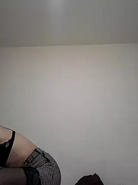 Snapshot of Oriana111 chatting on 10.27.25 Oriana111 online show from 10.27.25