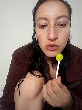 Snapshot of Oriana111 chatting on 11.14.25 Oriana111 online show from 11.14.25