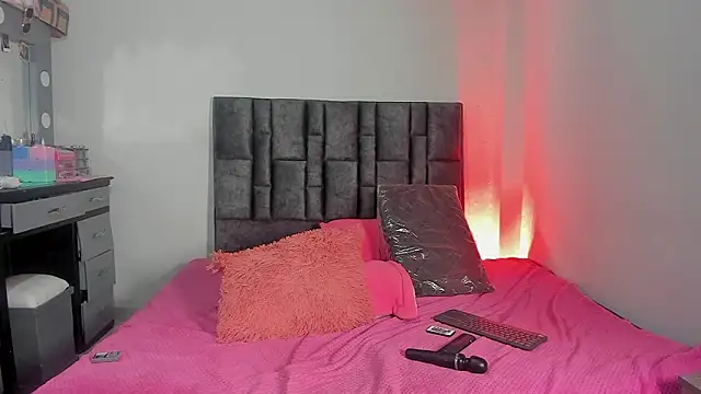 Esmeraldaa- online show from 02.07.26