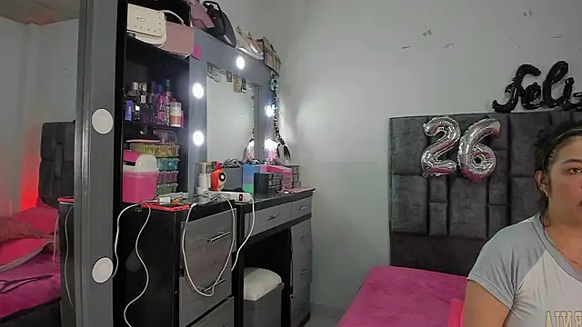 Esmeraldaa- online show from 03.10.26