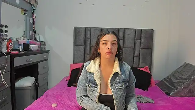 Esmeraldaa- online show from 04.29.26