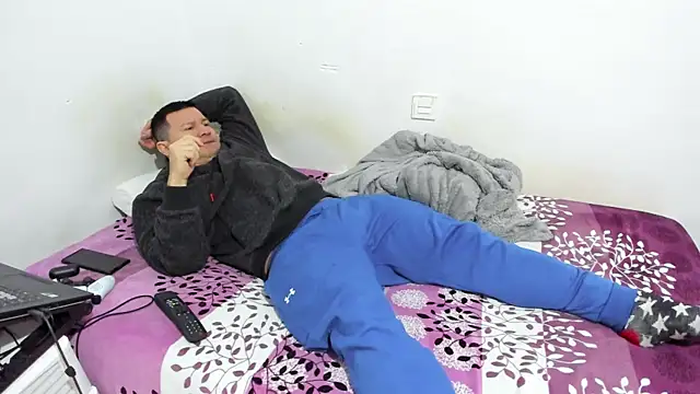 Snapshot of fuckynations chatting on 01.17.25 fuckynations online show from 01.17.25