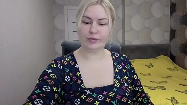 CrystallKiss online show from 11.29.25