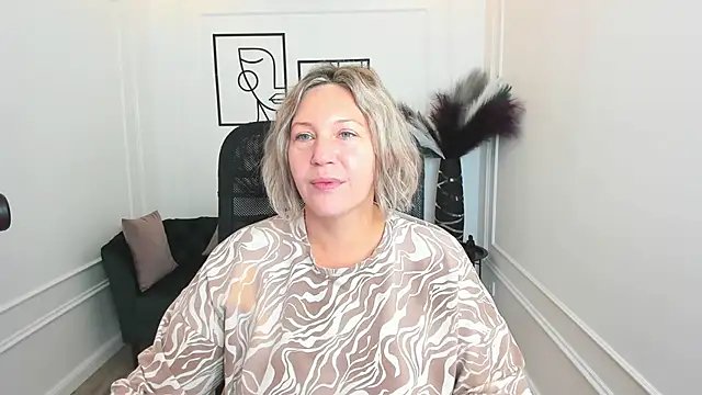 NinaStarle online show from 09.28.25