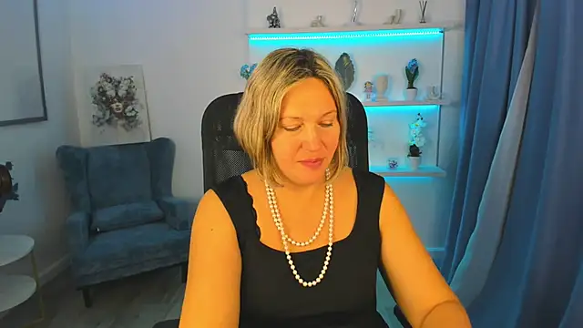 NinaStarle online show from 10.05.25