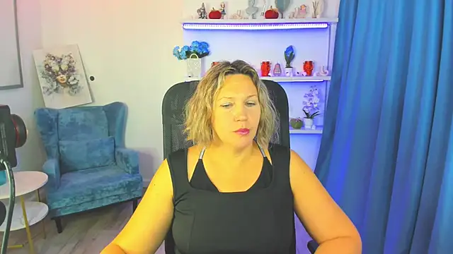 Snapshot of NinaStarle chatting on 11.02.25 NinaStarle online show from 11.02.25