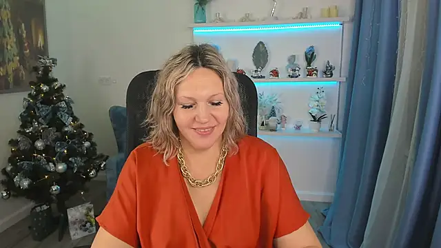 Snapshot of NinaStarle chatting on 12.14.25 NinaStarle online show from 12.14.25