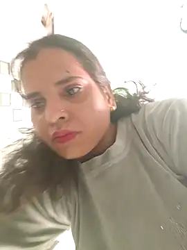 Snapshot of JHILMIL chatting on 11.18.25 JHILMIL online show from 11.18.25