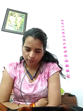Snapshot of JHILMIL chatting on 11.22.25 JHILMIL online show from 11.22.25