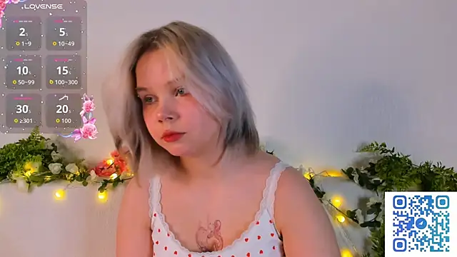 girlllsooft online show from 10.08.25