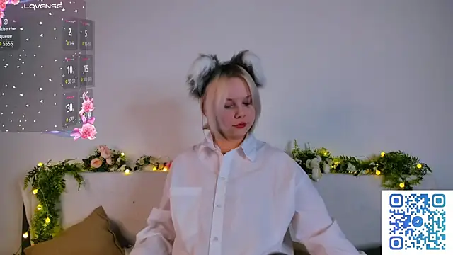 girlllsooft online show from 10.23.25