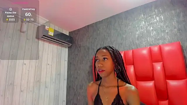 Snapshot of NathalyLeen chatting on 11.12.25 NathalyLeen online show from 11.12.25