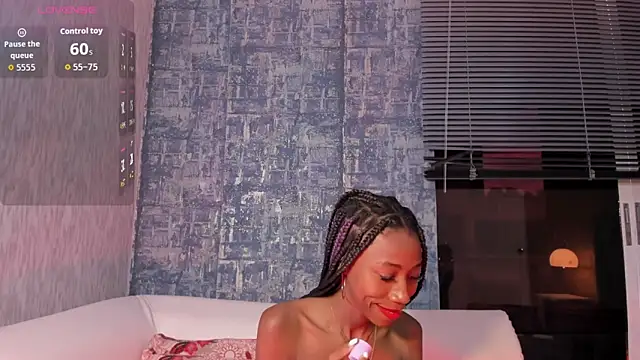 Snapshot of NathalyLeen chatting on 11.13.25 NathalyLeen online show from 11.13.25