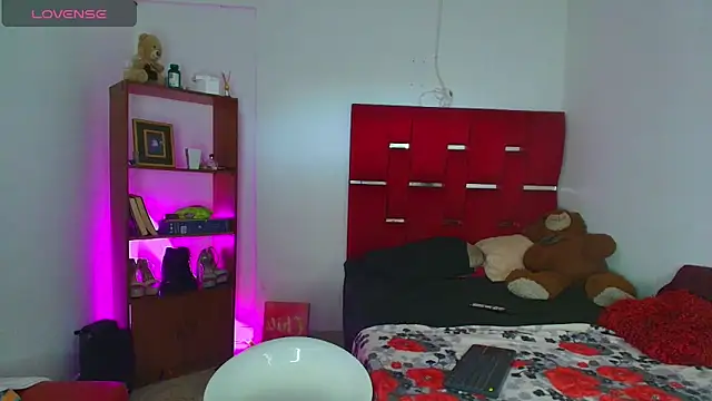 Camila hot ts online show from 02.18.26