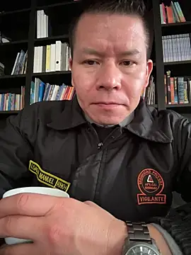 Manu0586 online show from 10.25.25