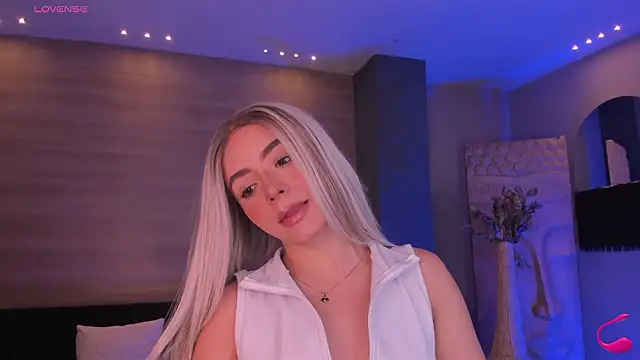 Snapshot of IsabellaMoreau chatting on 03.04.26 IsabellaMoreau online show from 03.04.26