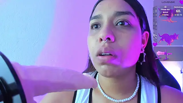 Snapshot of giselle_upp chatting on 09.11.25 giselle upp online show from 09.11.25