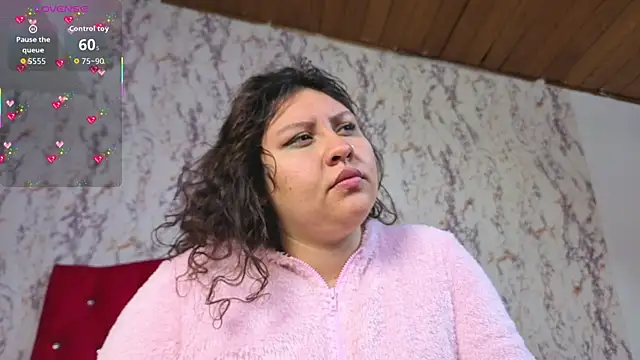 Snapshot of Larissa_Antonella chatting on 10.12.25 Larissa Antonella online show from 10.12.25