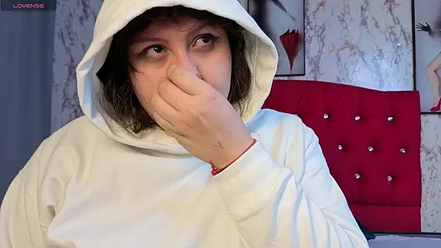 Snapshot of Larissa_Antonella chatting on 11.11.25 Larissa Antonella online show from 11.11.25