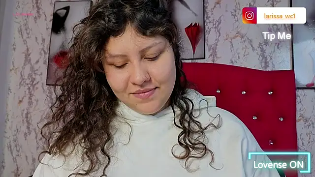 Snapshot of Larissa_Antonella chatting on 11.29.25 Larissa Antonella online show from 11.29.25