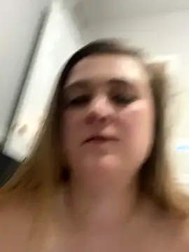 Snapshot of nataliesquirts4216 chatting on 10.15.25 nataliesquirts4216 online show from 10.15.25