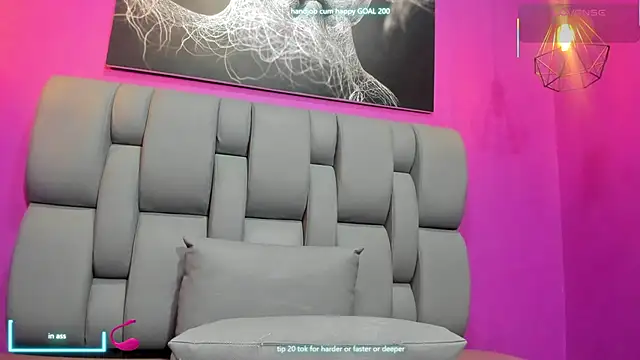 Snapshot of Emma_HotLatina chatting on 09.24.25 Emma HotLatina online show from 09.24.25