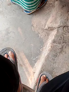 Snapshot of CatchingBouquet chatting on 12.04.25 CatchingBouquet online show from 12.04.25