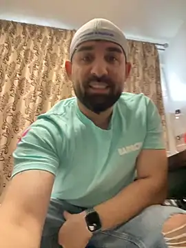 Snapshot of Shots_of_sperm chatting on 10.04.25 Shots of sperm online show from 10.04.25