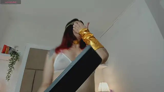 Snapshot of Alisson_Owen chatting on 11.04.25 Alisson Owen online show from 11.04.25