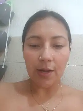 Snapshot of mafe_velezzz chatting on 10.24.25 mafe velezzz online show from 10.24.25